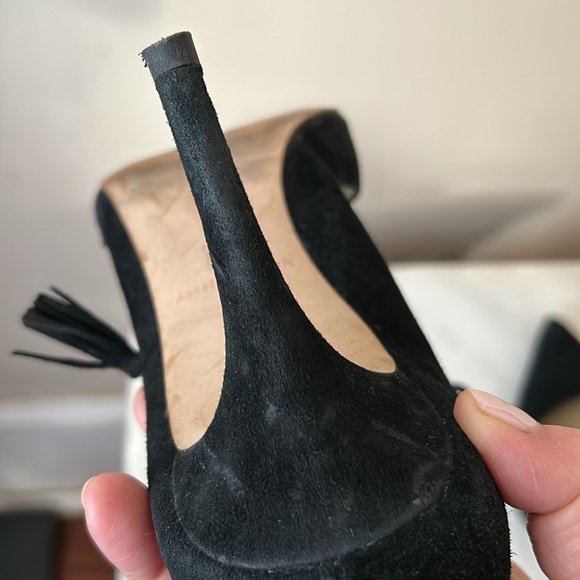 Ann Taylor suede tassel pumps, size 8 1/2 - Picture 8 of 9